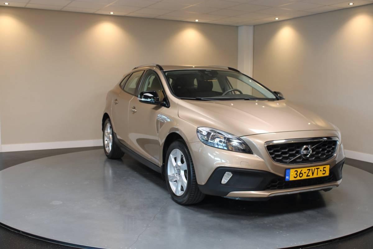 Volvo V40 Volvo V40 Cross Country 2.5 T5 Momentum *Automaat* 254Pk! Trekhaak|Camera|Leer|Rose goud