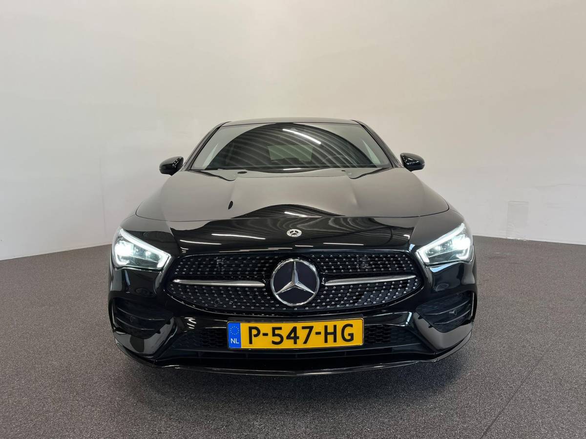 Mercedes-Benz CLA Mercedes-Benz CLA-klasse Shooting Brake 180 Business Solution AMG Panoramadak Trekhaak Multibeam LED Nightpakket