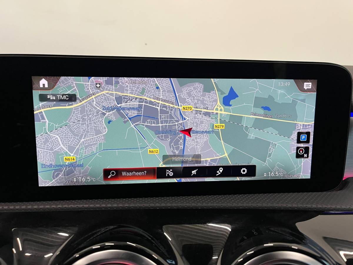 Mercedes-Benz CLA Mercedes-Benz CLA-klasse Shooting Brake 180 Business Solution AMG Panoramadak Trekhaak Multibeam LED Nightpakket