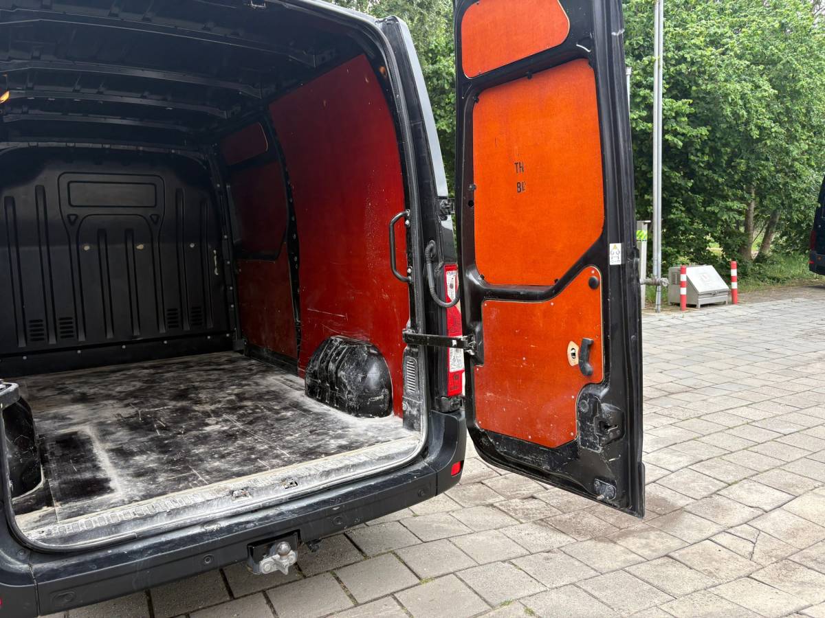 Renault Master Renault Master T33 2.3 dCi 135 L2H2 Work Edition* Navi*Cruise*Airco*TREKHAAK*Cruise*3 zitplaatsen*NAP