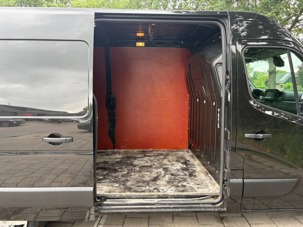 Renault Master Renault Master T33 2.3 dCi 135 L2H2 Work Edition* Navi*Cruise*Airco*TREKHAAK*Cruise*3 zitplaatsen*NAP
