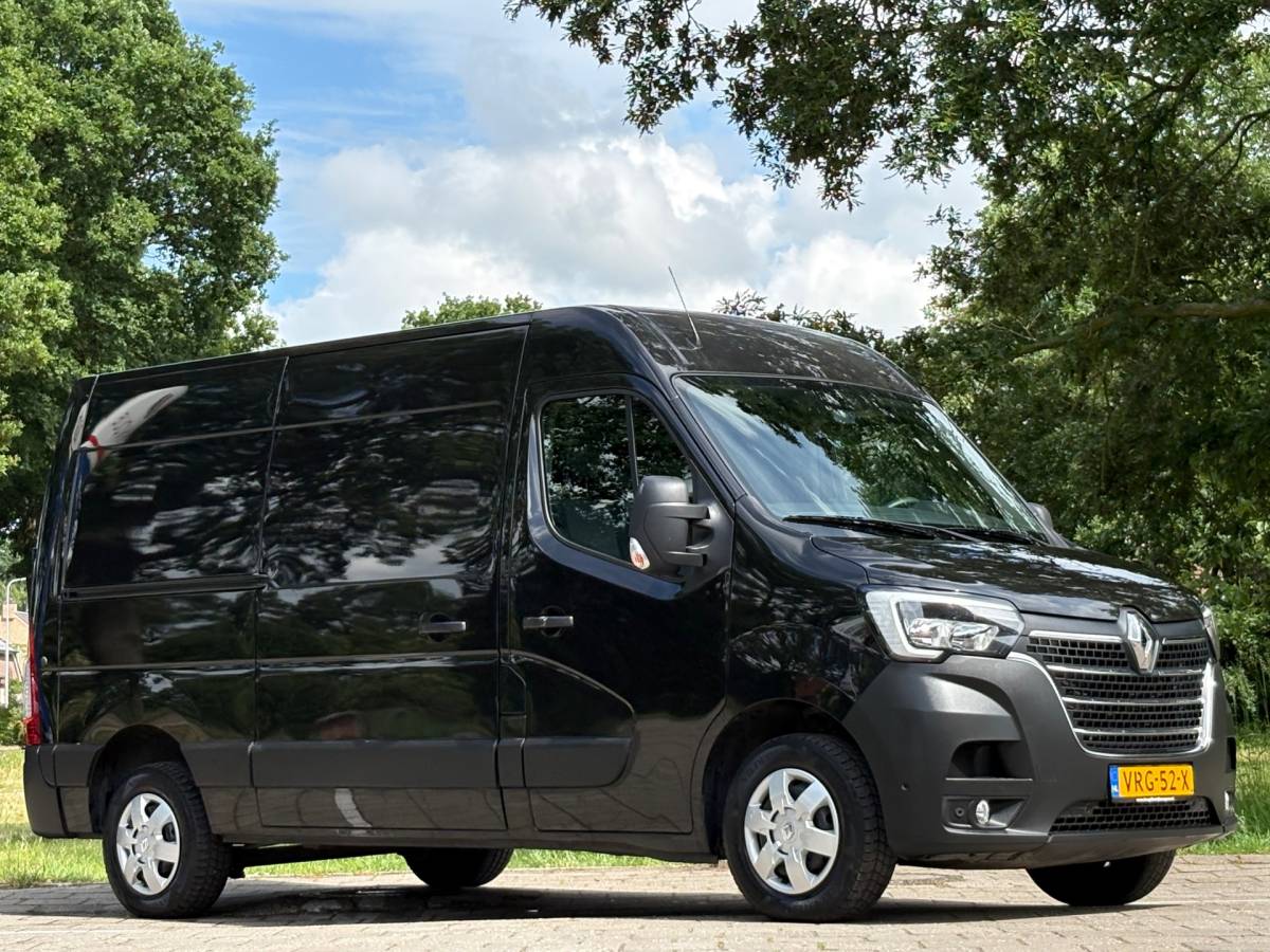 Renault Master Renault Master T33 2.3 dCi 135 L2H2 Work Edition* Navi*Cruise*Airco*TREKHAAK*Cruise*3 zitplaatsen*NAP