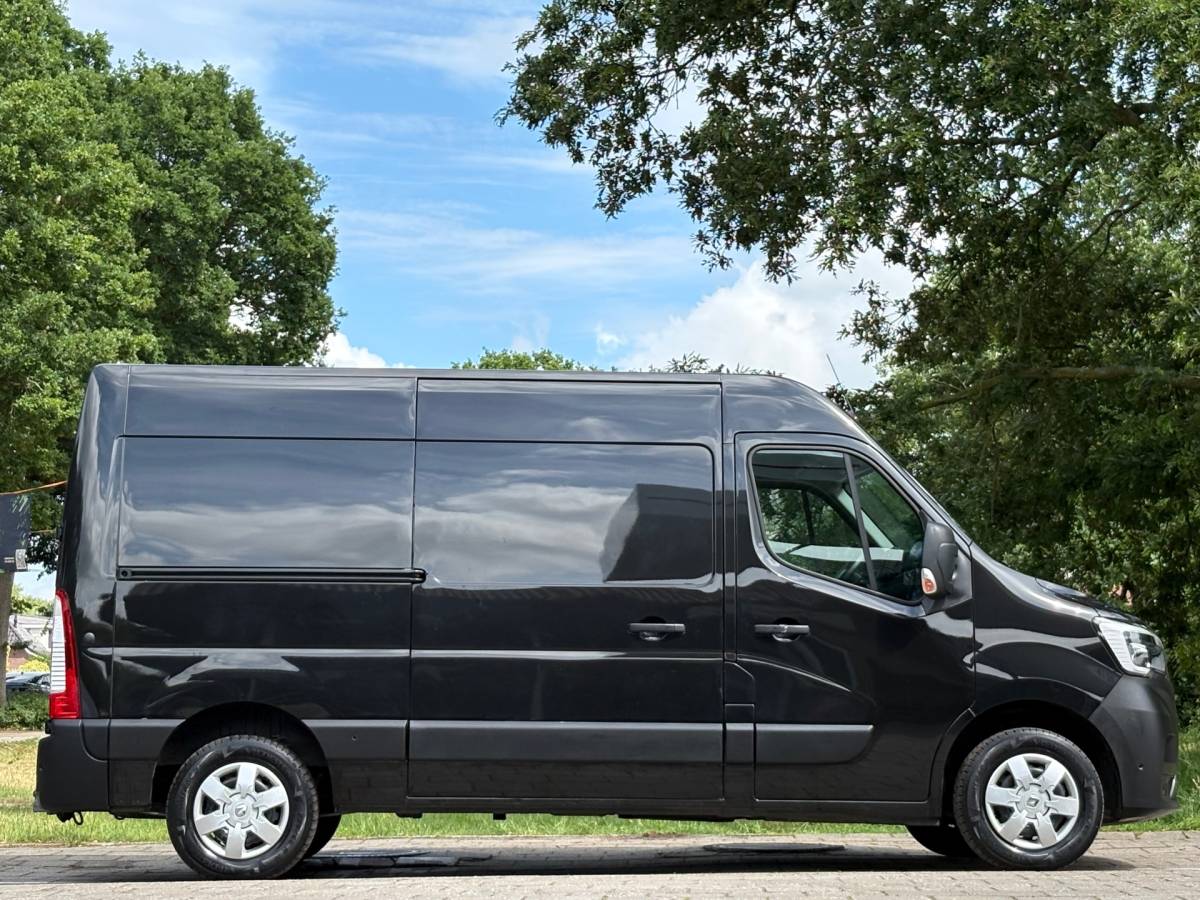 Renault Master Renault Master T33 2.3 dCi 135 L2H2 Work Edition* Navi*Cruise*Airco*TREKHAAK*Cruise*3 zitplaatsen*NAP