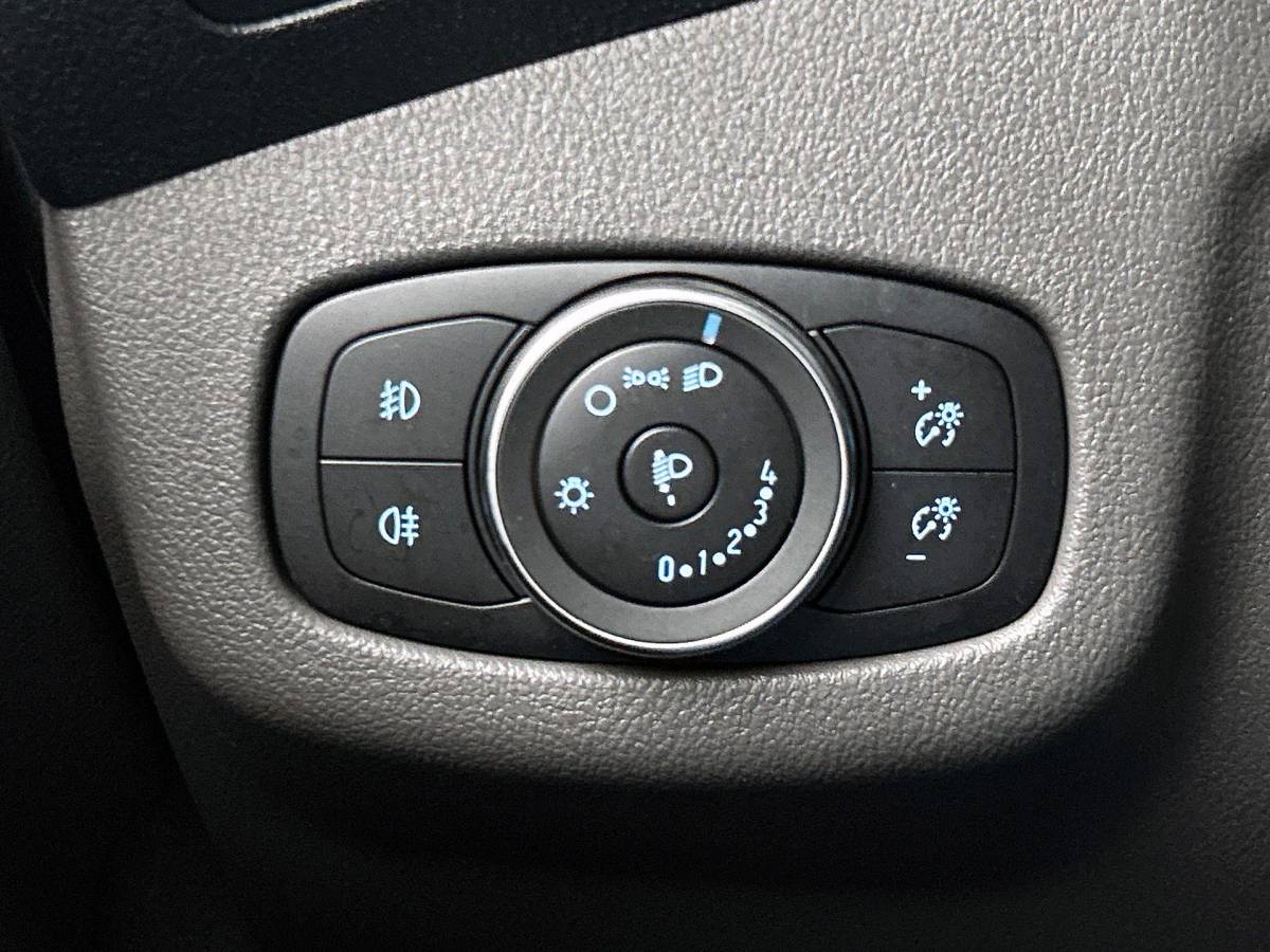 Ford Transit Connect Ford Transit Connect 1.5 EcoBlue L2 Trend Automaat Airco Navigatie Cruise control Camera Parkeersensoren
