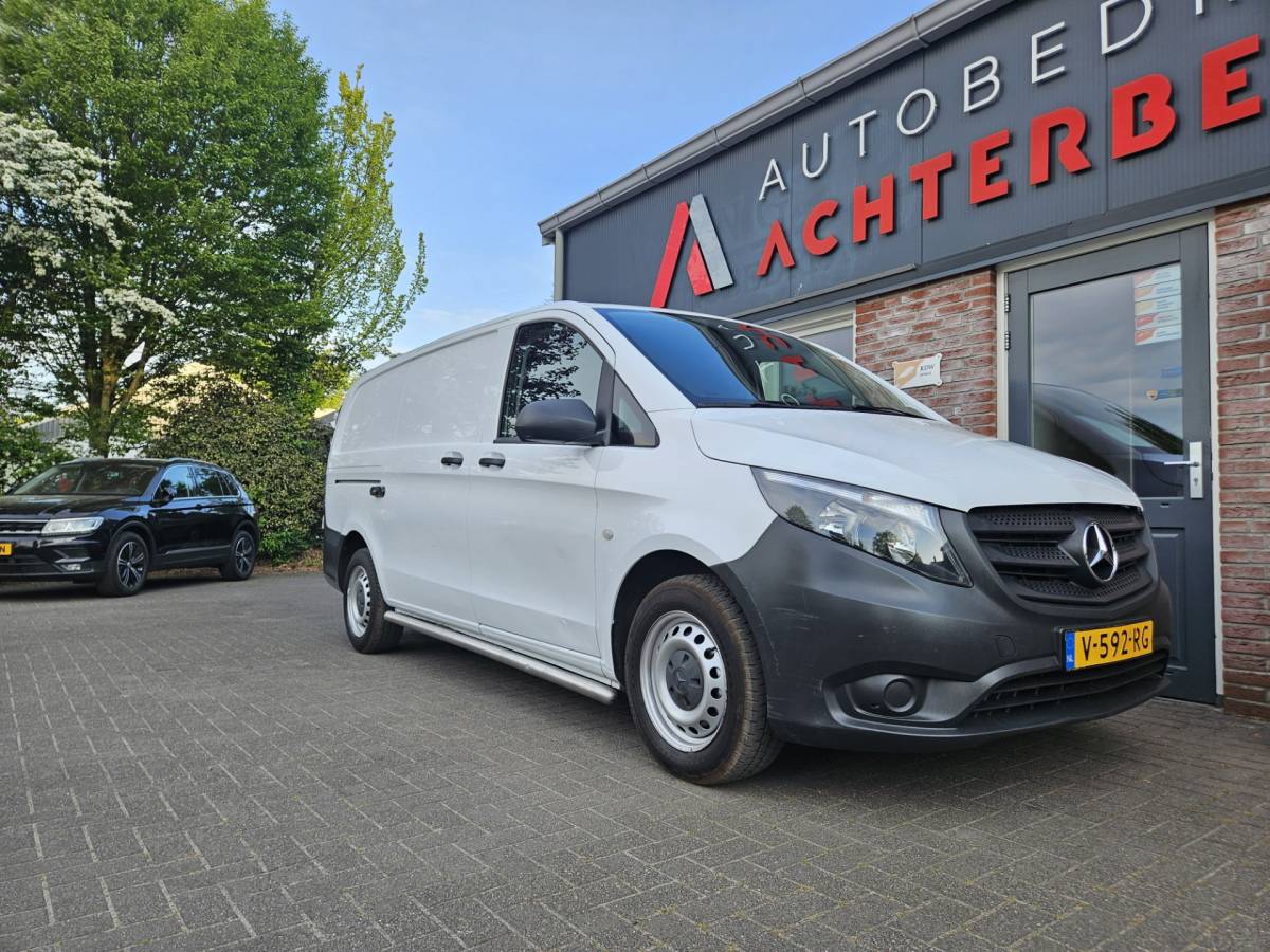Mercedes-Benz Vito Mercedes-Benz Vito 109 CDI Functional Lang Trekhaak! Airco! NAP! Navigatie! Achterdeuren! 3-Zitplaatsen!