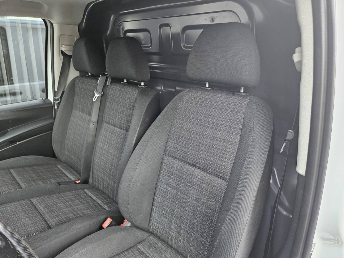 Mercedes-Benz Vito Mercedes-Benz Vito 109 CDI Functional Lang Trekhaak! Airco! NAP! Navigatie! Achterdeuren! 3-Zitplaatsen!