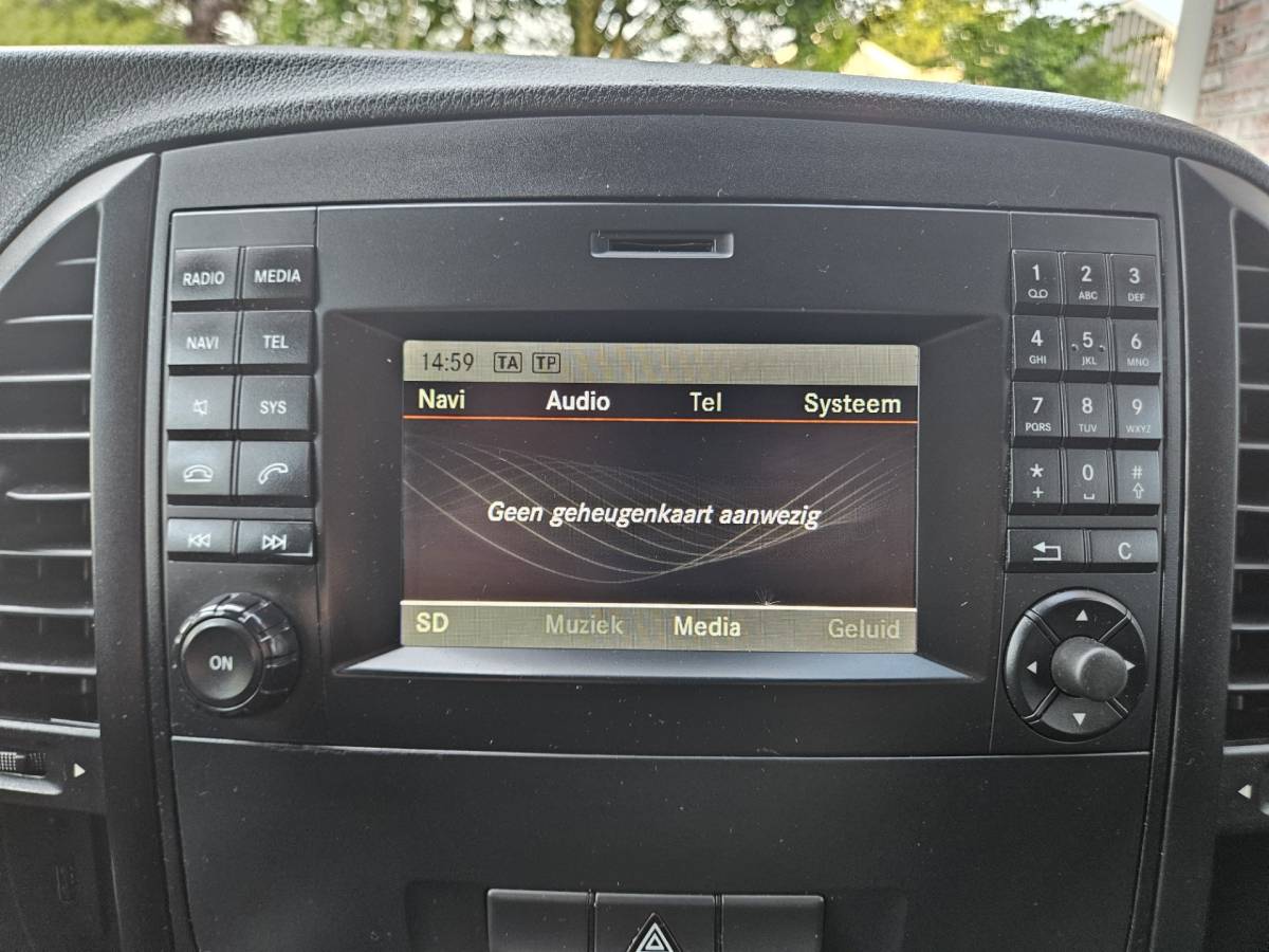 Mercedes-Benz Vito Mercedes-Benz Vito 109 CDI Functional Lang Trekhaak! Airco! NAP! Navigatie! Achterdeuren! 3-Zitplaatsen!