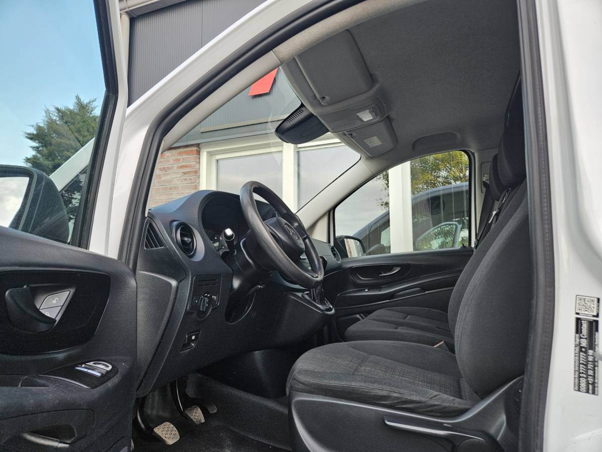 Mercedes-Benz Vito Mercedes-Benz Vito 109 CDI Functional Lang Trekhaak! Airco! NAP! Navigatie! Achterdeuren! 3-Zitplaatsen!