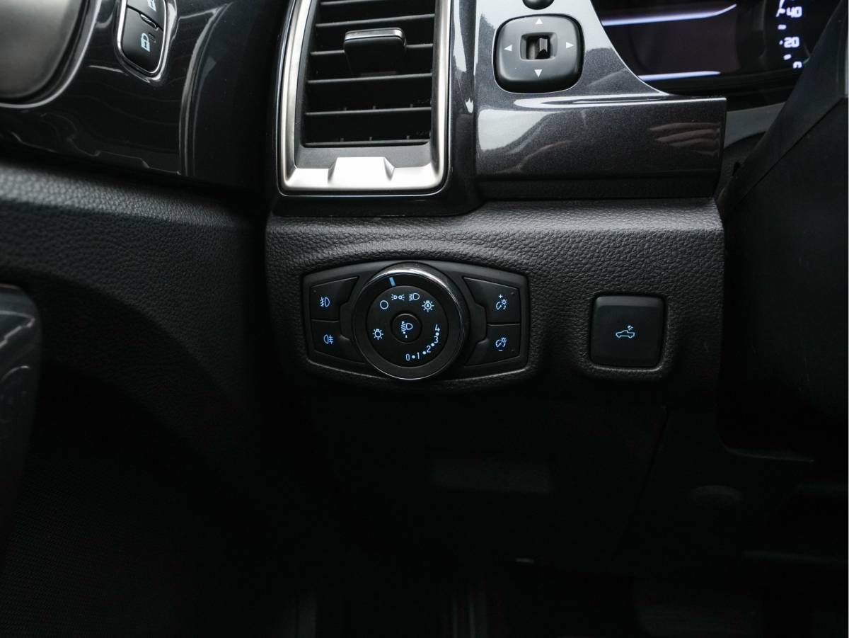 Ford Ranger Ford Ranger 2.0 EcoBlue Wildtrak Supercab AWD Aut. *FULL-LED | LEATHER-ALCANTARA | ADAPTIVE-CRUISE | HEATED-COMFORTSEATS | CAMERA | KEYLESS | NAVI-FULLMAP | PRIVACY-GLASS | DAB+ | ECC | PDC | CRUISE | TOWBAR | FORD-SYNC-3 | 18”ALU*