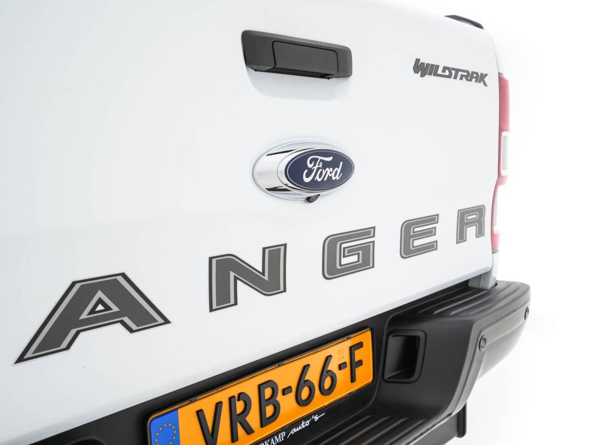 Ford Ranger Ford Ranger 2.0 EcoBlue Wildtrak Supercab AWD Aut. *FULL-LED | LEATHER-ALCANTARA | ADAPTIVE-CRUISE | HEATED-COMFORTSEATS | CAMERA | KEYLESS | NAVI-FULLMAP | PRIVACY-GLASS | DAB+ | ECC | PDC | CRUISE | TOWBAR | FORD-SYNC-3 | 18”ALU*