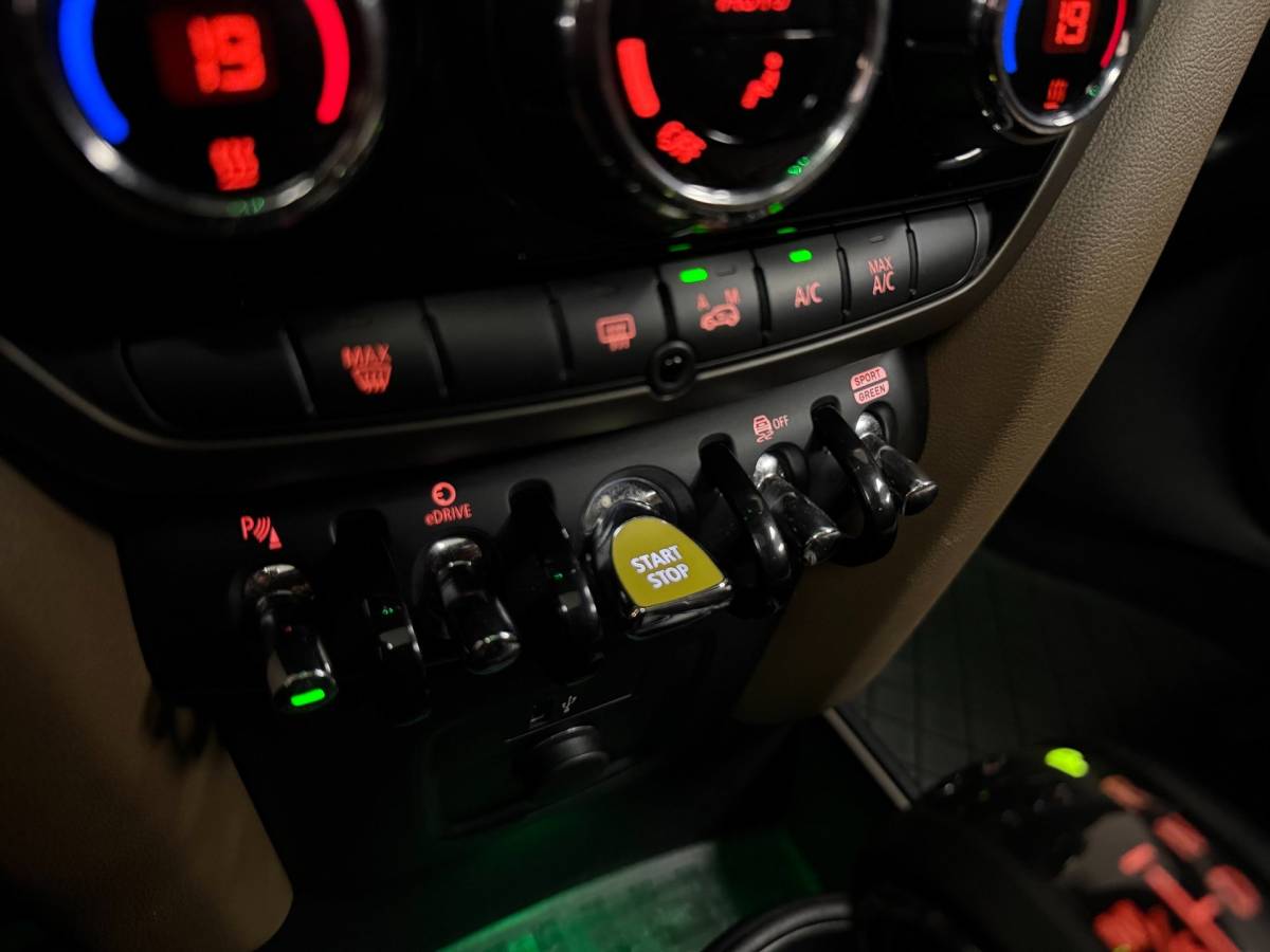 MINI Countryman Mini Mini Countryman 2.0 Cooper S E ALL4 *Pracht-interieur!* JCW-stuur|Pano|All-seasons