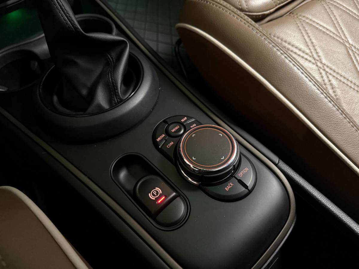 MINI Countryman Mini Mini Countryman 2.0 Cooper S E ALL4 *Pracht-interieur!* JCW-stuur|Pano|All-seasons