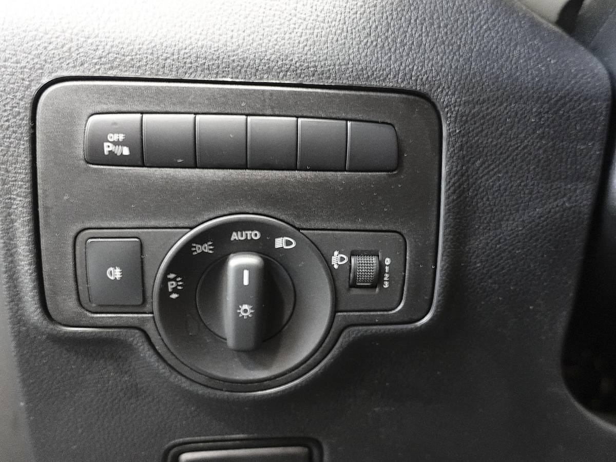 Mercedes-Benz Vito Mercedes-Benz Vito 114 CDI automaat Lang Trekhaak Navigatie Climate control Cruise Control Camera