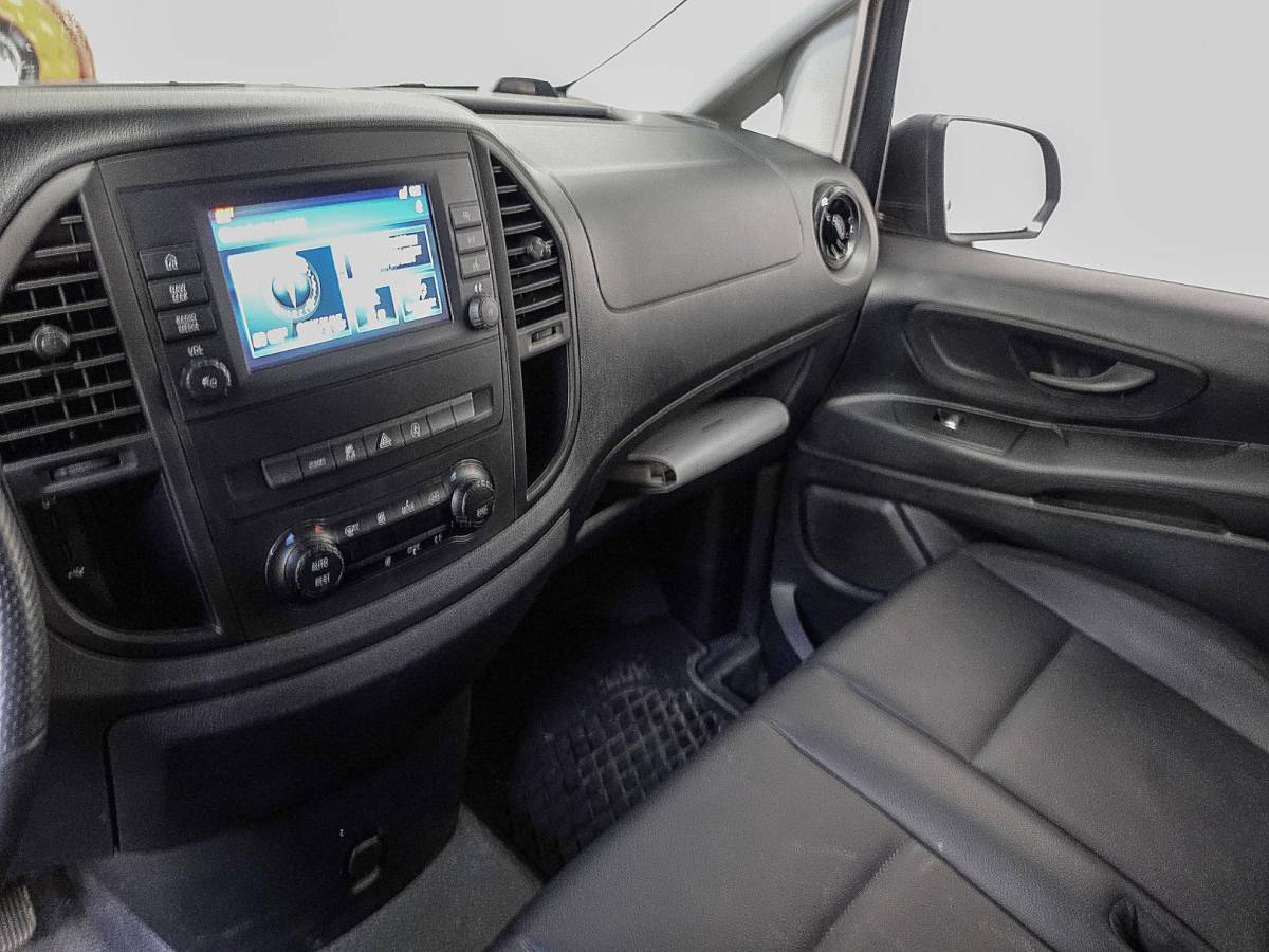 Mercedes-Benz Vito Mercedes-Benz Vito 114 CDI automaat Lang Trekhaak Navigatie Climate control Cruise Control Camera