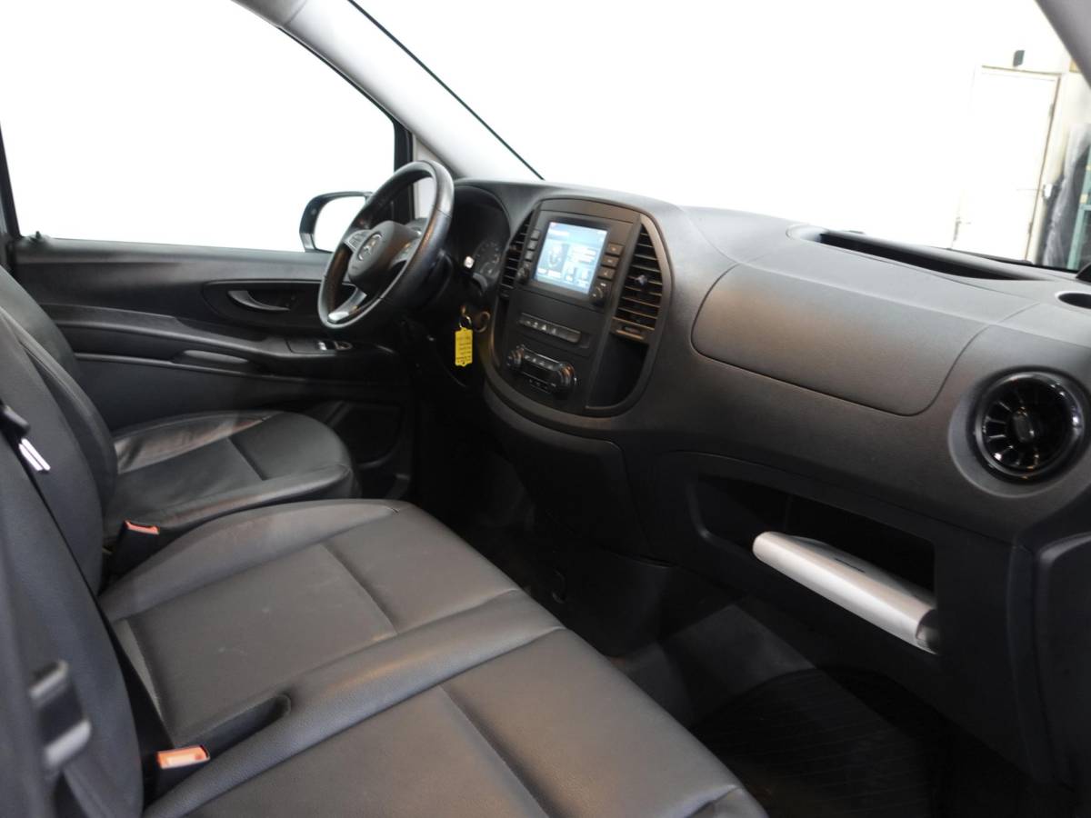 Mercedes-Benz Vito Mercedes-Benz Vito 114 CDI automaat Lang Trekhaak Navigatie Climate control Cruise Control Camera