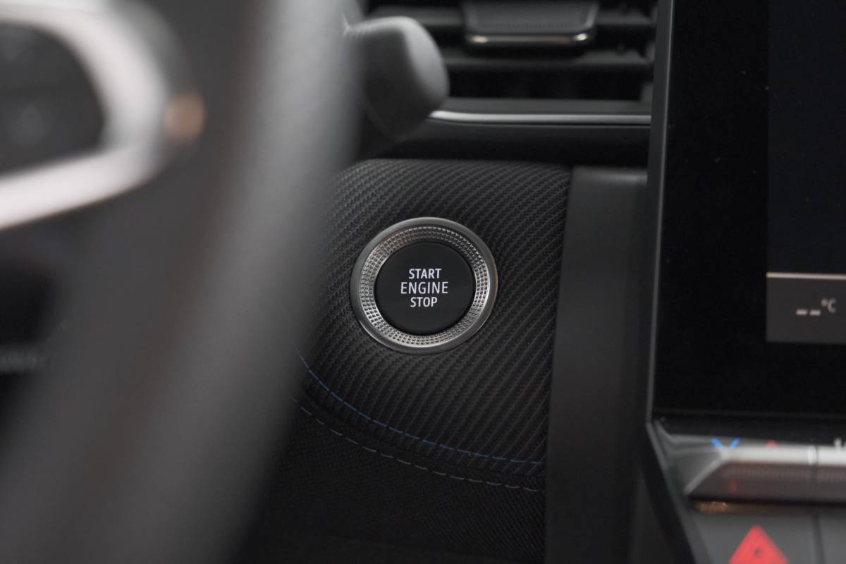 Renault Captur Renault Captur 1.8 E-Tech Full Hybrid 160 Esprit Alpine | Rondom Camerazicht | Dodehoekdetectie | Adaptieve Cruise Control
