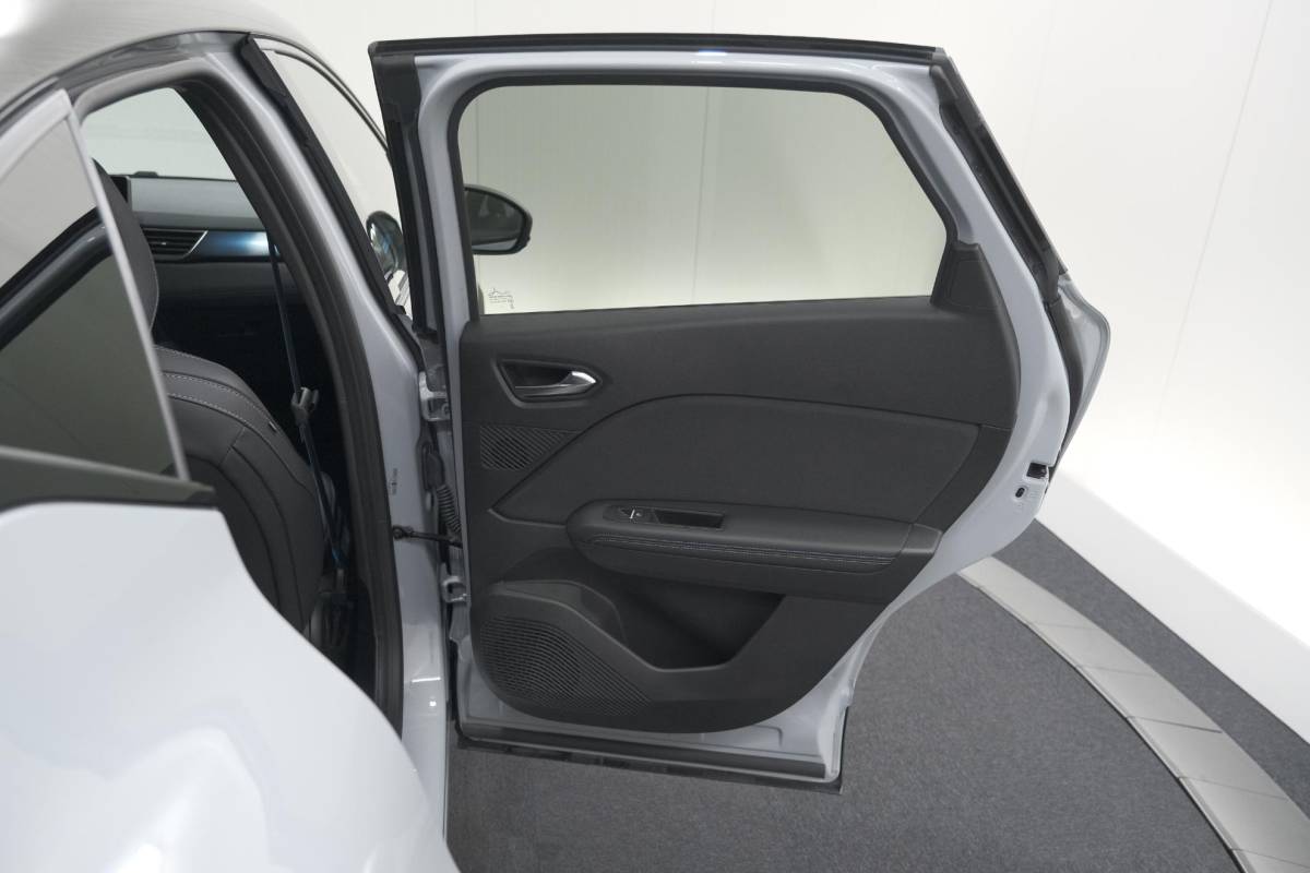 Renault Captur Renault Captur 1.8 E-Tech Full Hybrid 160 Esprit Alpine | Rondom Camerazicht | Dodehoekdetectie | Adaptieve Cruise Control
