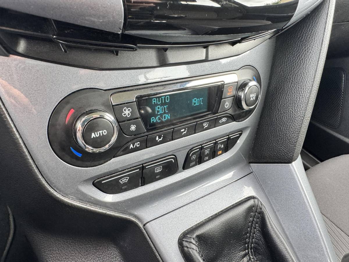 Ford Focus Ford Focus 1.6 EB 150PK Titanium | TREKHAAK 1.500KG | CLIMA | CRUISE | SENSOREN |