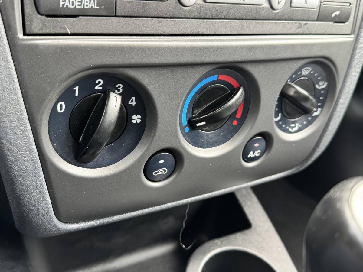 Ford Fusion Ford Fusion 1.4-16V Futura | TREKHAAK | AIRCO | DEALER ONDERHOUDEN |