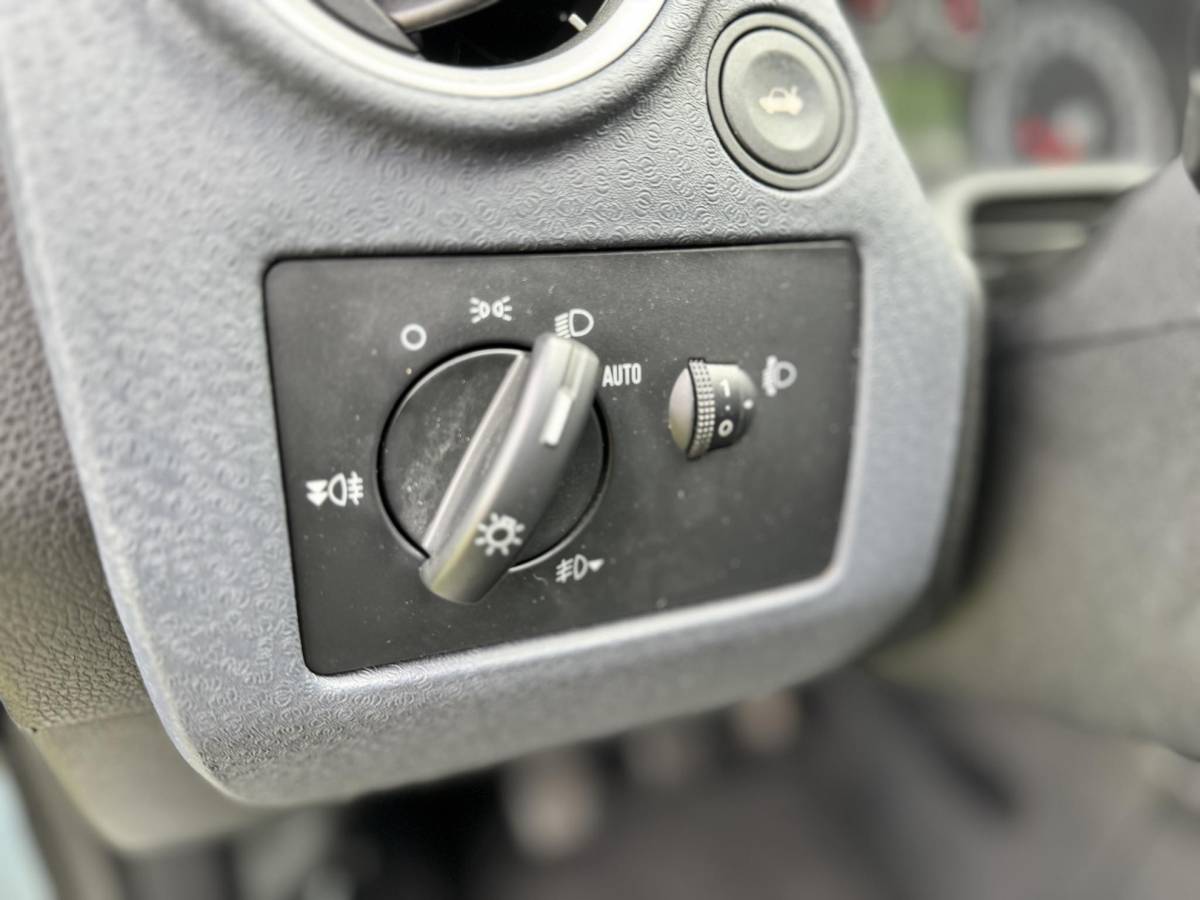 Ford Fusion Ford Fusion 1.4-16V Futura | TREKHAAK | AIRCO | DEALER ONDERHOUDEN |