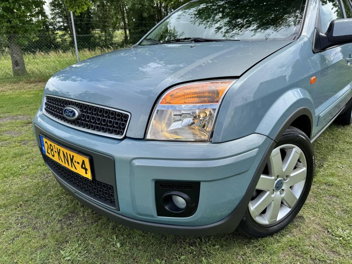 Ford Fusion Ford Fusion 1.4-16V Futura | TREKHAAK | AIRCO | DEALER ONDERHOUDEN |