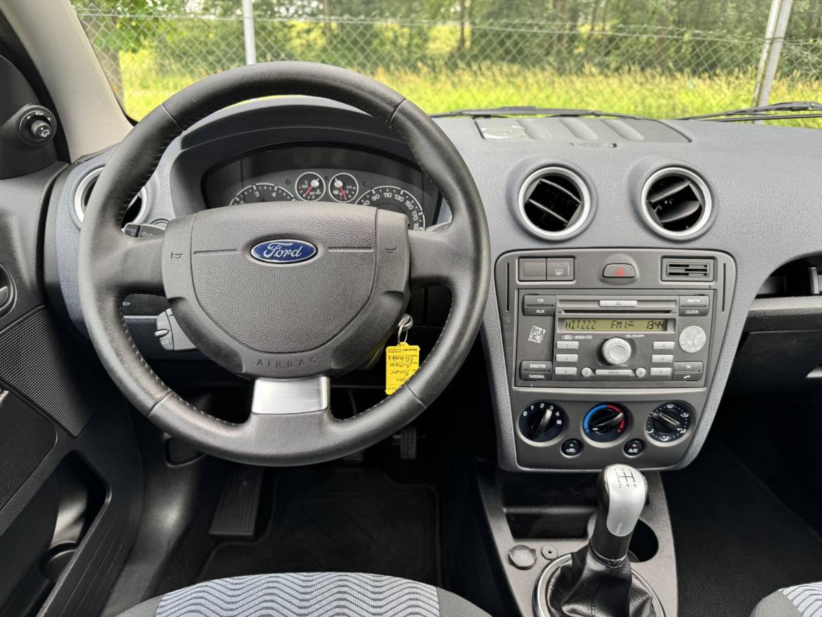 Ford Fusion Ford Fusion 1.4-16V Futura | TREKHAAK | AIRCO | DEALER ONDERHOUDEN |
