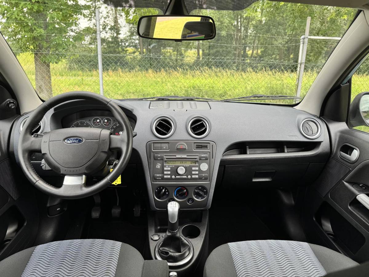 Ford Fusion Ford Fusion 1.4-16V Futura | TREKHAAK | AIRCO | DEALER ONDERHOUDEN |