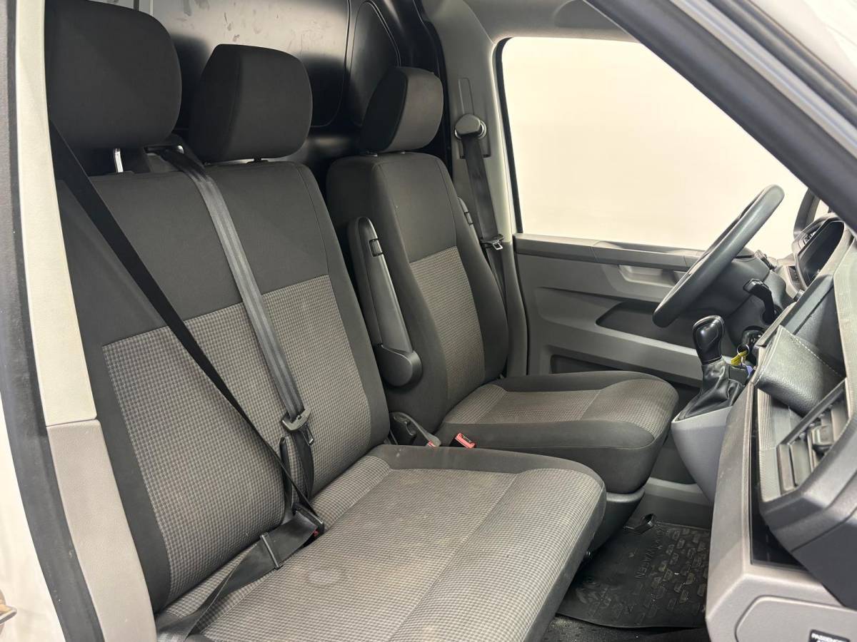Volkswagen Transporter Volkswagen Transporter 2.0 TDI L1H1 30 Comfortline Airco Cruise Control Trekhaak Apple Carplay Parkeersensoren