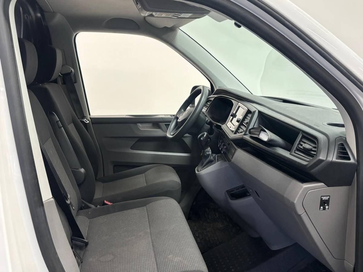 Volkswagen Transporter Volkswagen Transporter 2.0 TDI L1H1 30 Comfortline Airco Cruise Control Trekhaak Apple Carplay Parkeersensoren