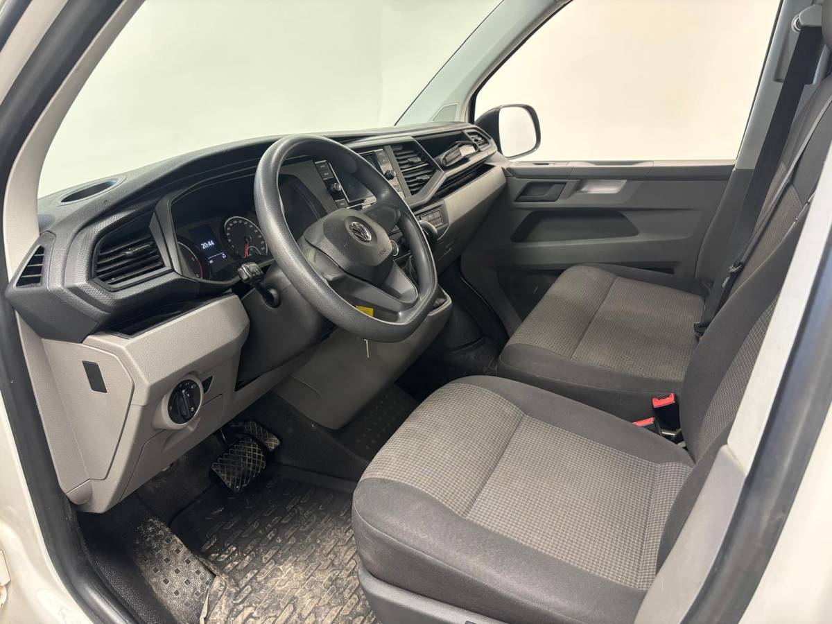 Volkswagen Transporter Volkswagen Transporter 2.0 TDI L1H1 30 Comfortline Airco Cruise Control Trekhaak Apple Carplay Parkeersensoren