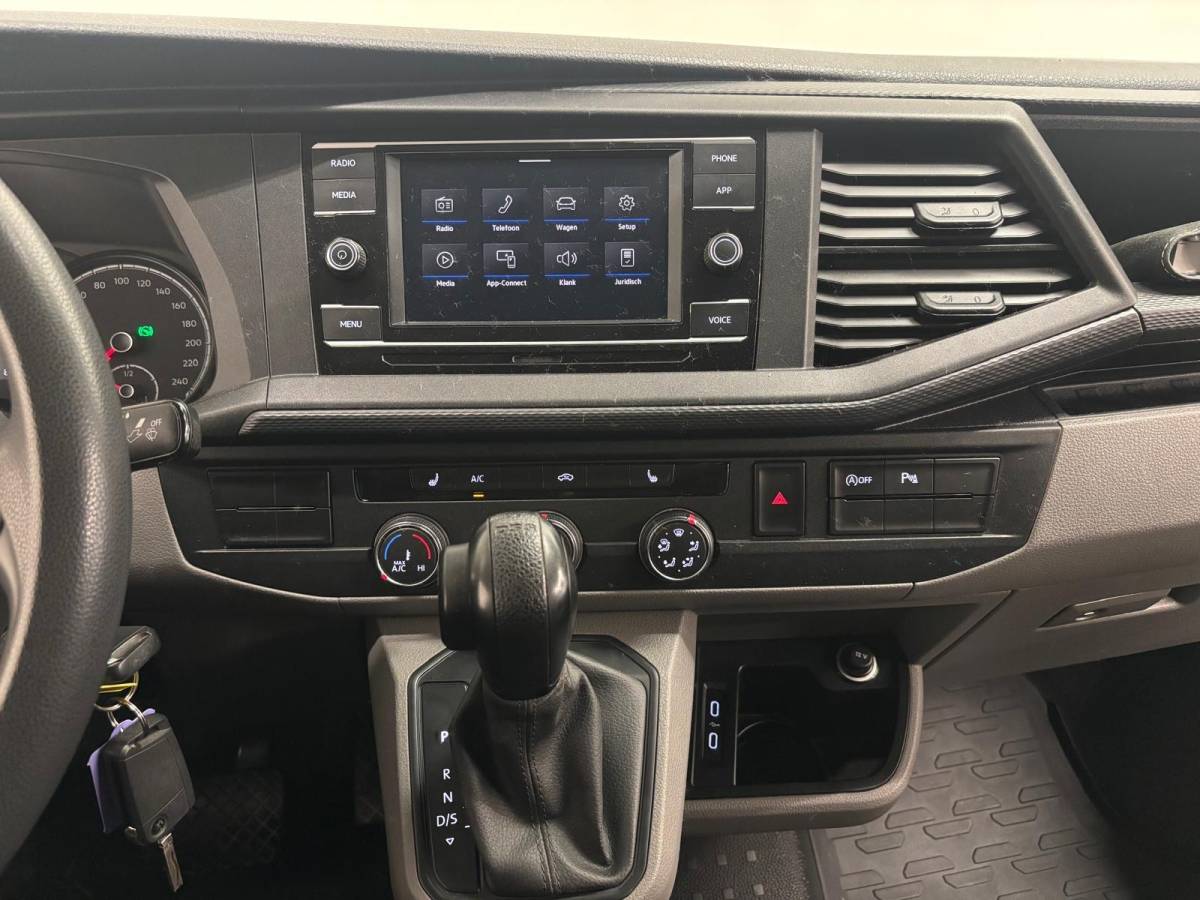 Volkswagen Transporter Volkswagen Transporter 2.0 TDI L1H1 30 Comfortline Airco Cruise Control Trekhaak Apple Carplay Parkeersensoren