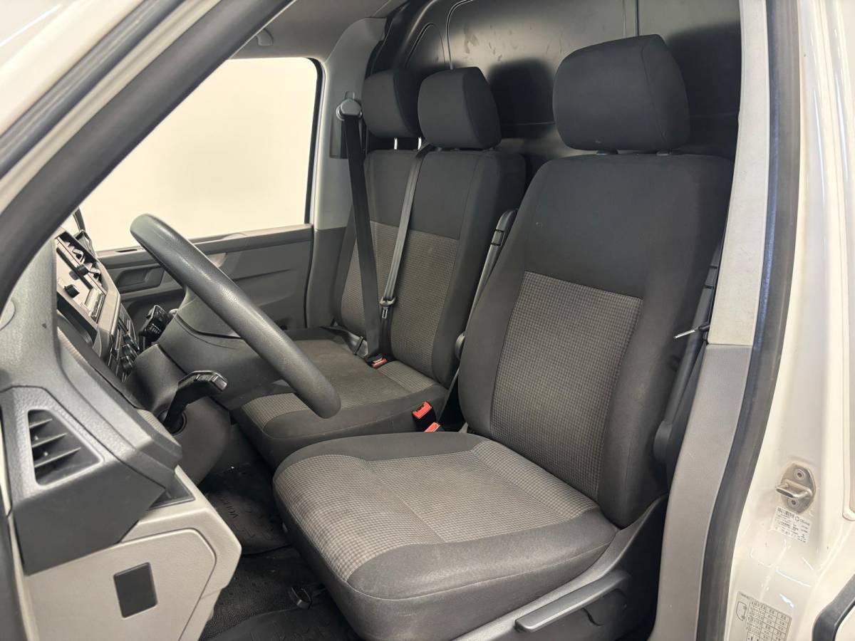 Volkswagen Transporter Volkswagen Transporter 2.0 TDI L1H1 30 Comfortline Airco Cruise Control Trekhaak Apple Carplay Parkeersensoren