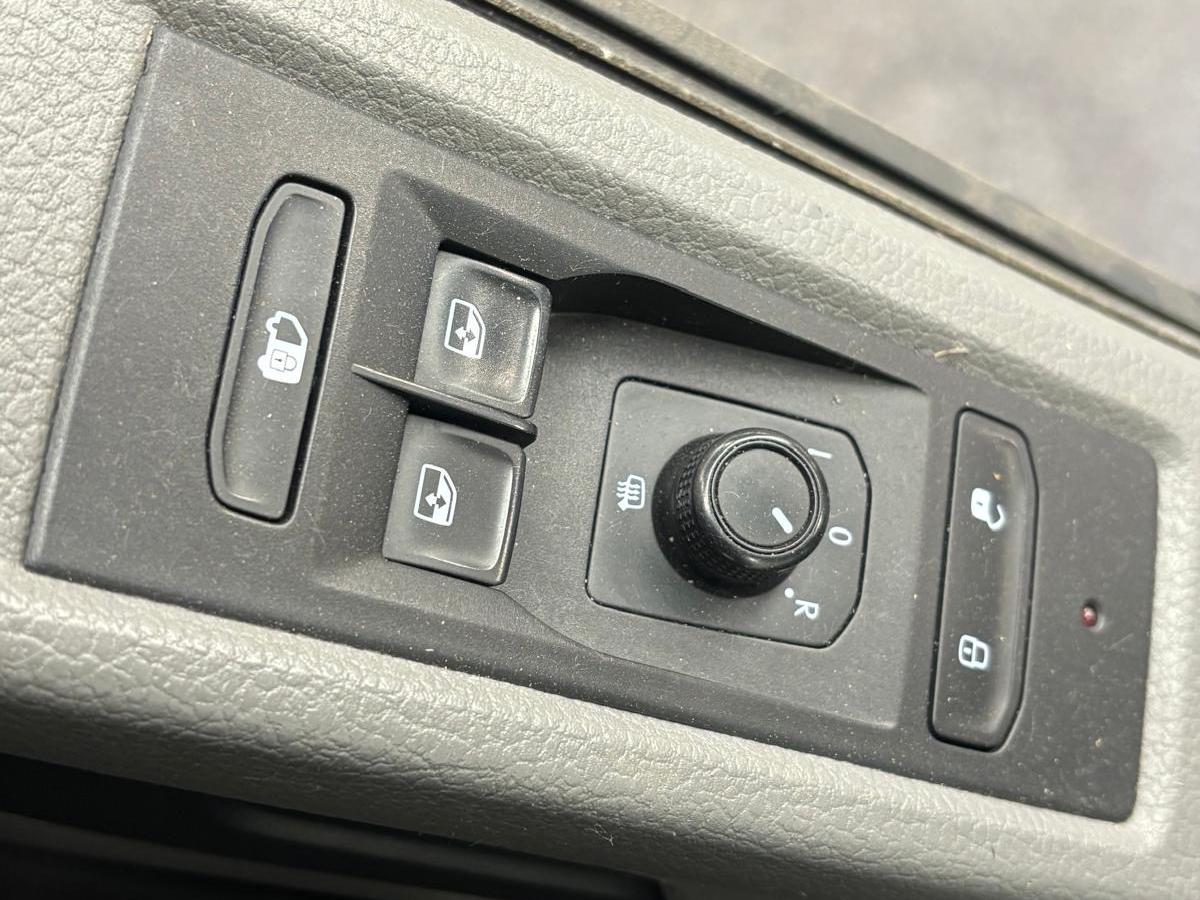 Volkswagen Transporter Volkswagen Transporter 2.0 TDI L1H1 30 Comfortline Airco Cruise Control Trekhaak Apple Carplay Parkeersensoren
