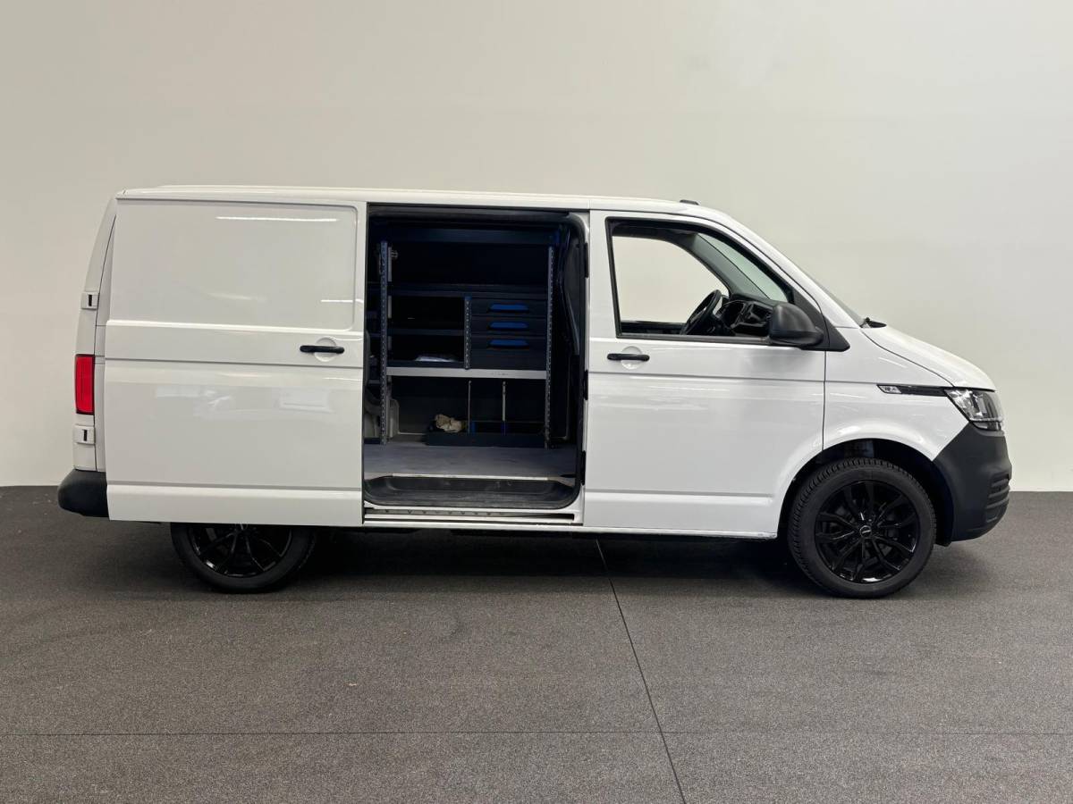 Volkswagen Transporter Volkswagen Transporter 2.0 TDI L1H1 30 Comfortline Airco Cruise Control Trekhaak Apple Carplay Parkeersensoren