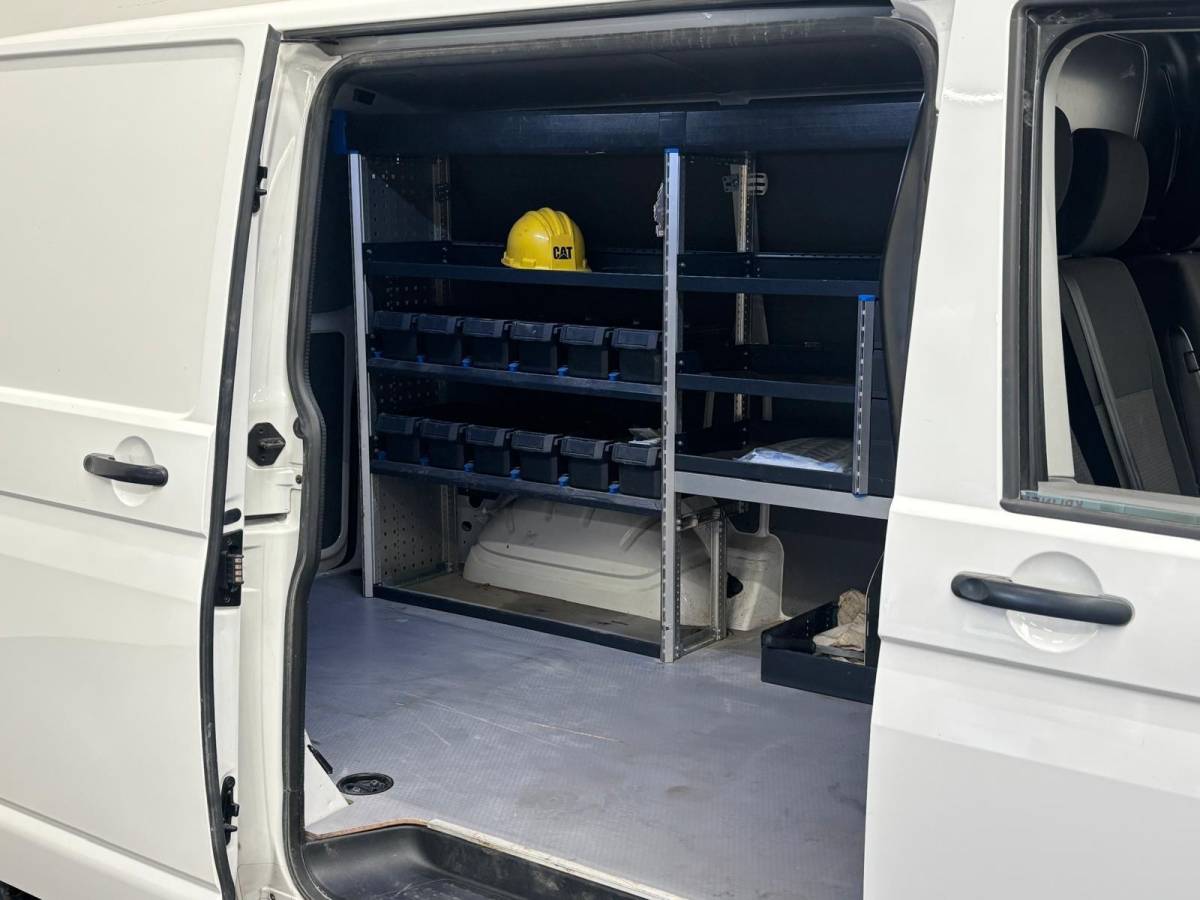Volkswagen Transporter Volkswagen Transporter 2.0 TDI L1H1 30 Comfortline Airco Cruise Control Trekhaak Apple Carplay Parkeersensoren