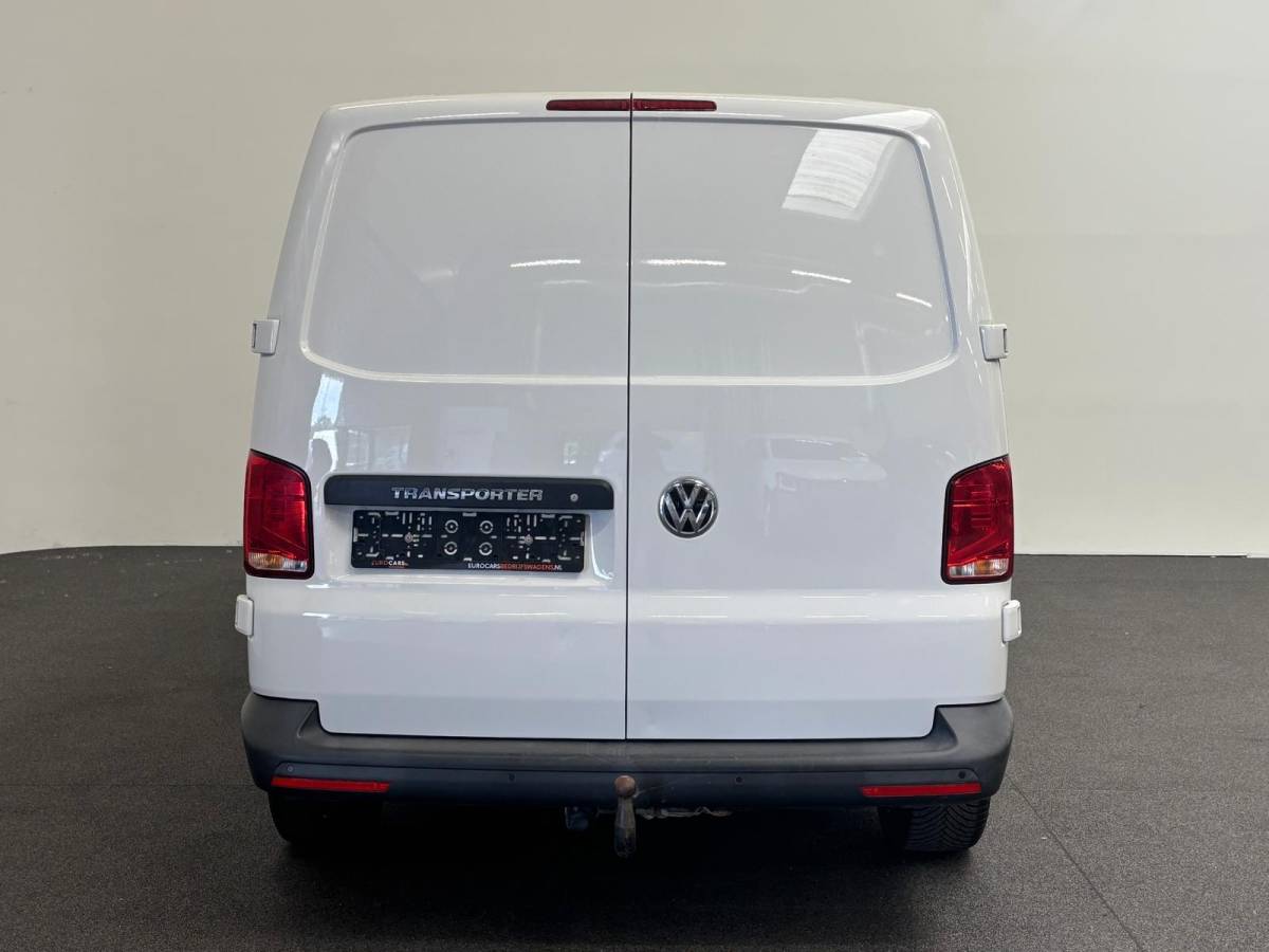 Volkswagen Transporter Volkswagen Transporter 2.0 TDI L1H1 30 Comfortline Airco Cruise Control Trekhaak Apple Carplay Parkeersensoren