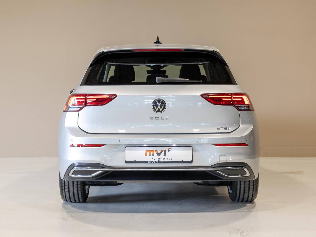 Volkswagen Golf Volkswagen Golf 1.5 eTSI Style 150pk / Elektrisch verstelbare voorstoel(en) met geheugen / Apple carplay / Dodehoek detectie / Adaptieve cruise control / Stoelverwarming