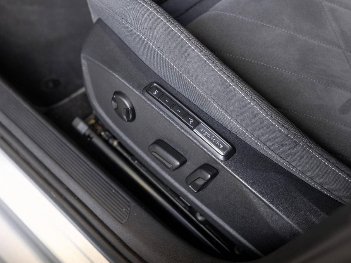 Volkswagen Golf Volkswagen Golf 1.5 eTSI Style 150pk / Elektrisch verstelbare voorstoel(en) met geheugen / Apple carplay / Dodehoek detectie / Adaptieve cruise control / Stoelverwarming