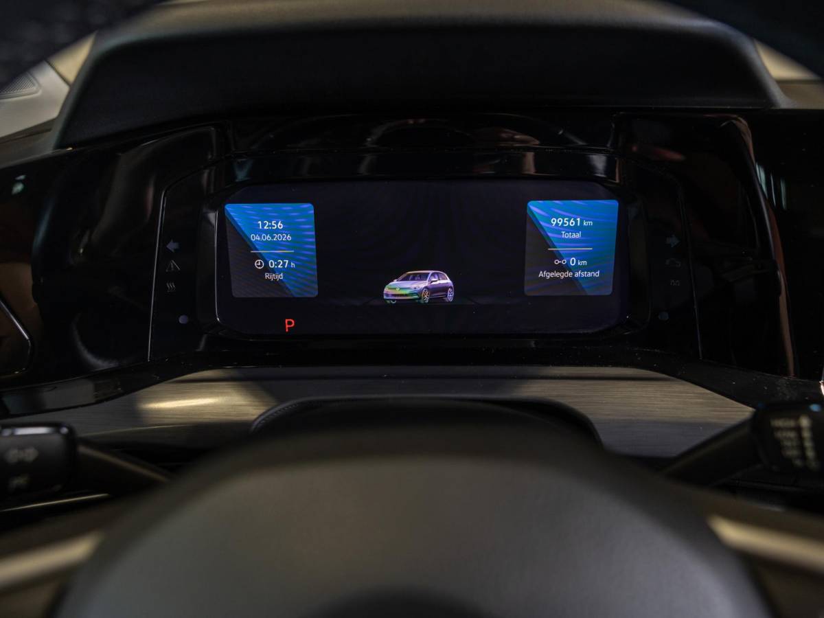 Volkswagen Golf Volkswagen Golf 1.5 eTSI Style 150pk / Elektrisch verstelbare voorstoel(en) met geheugen / Apple carplay / Dodehoek detectie / Adaptieve cruise control / Stoelverwarming