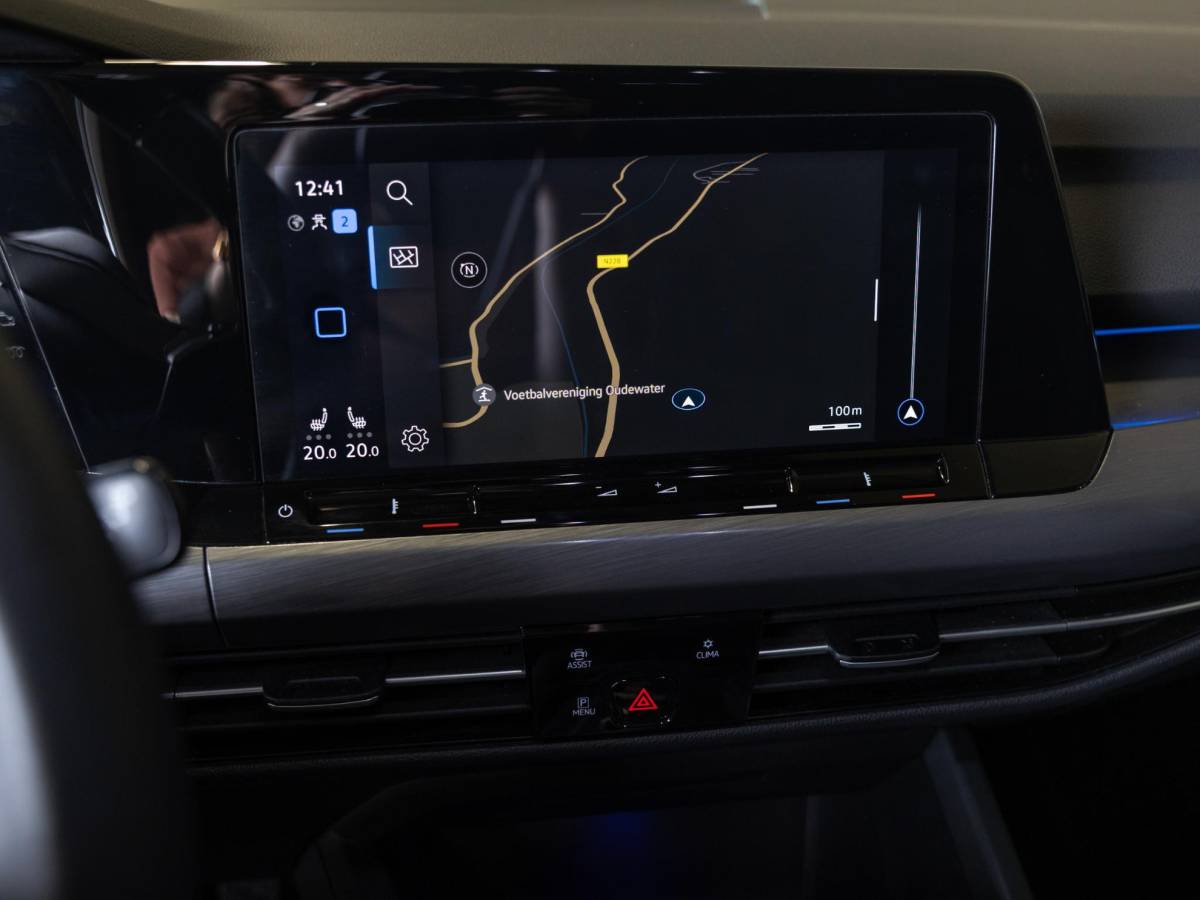 Volkswagen Golf Volkswagen Golf 1.5 eTSI Style 150pk / Elektrisch verstelbare voorstoel(en) met geheugen / Apple carplay / Dodehoek detectie / Adaptieve cruise control / Stoelverwarming