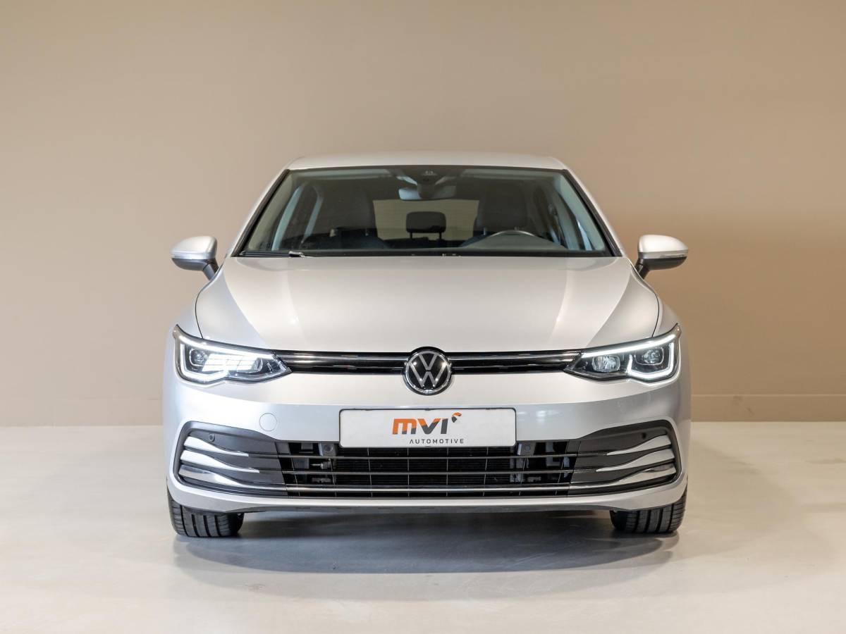 Volkswagen Golf Volkswagen Golf 1.5 eTSI Style 150pk / Elektrisch verstelbare voorstoel(en) met geheugen / Apple carplay / Dodehoek detectie / Adaptieve cruise control / Stoelverwarming