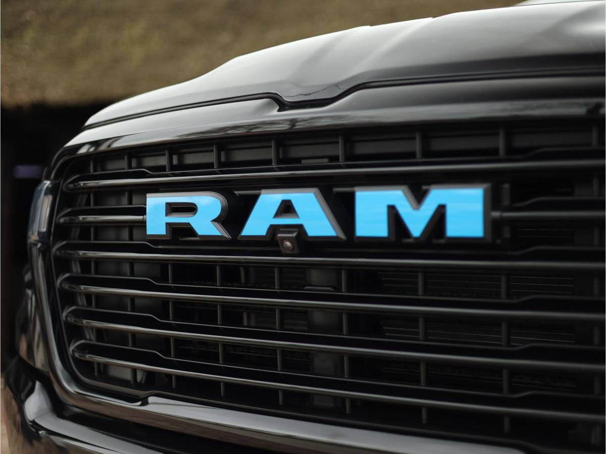Dodge Ram 1500 Dodge Ram 1500 2025 3.0L HURRICANE LARAMIE Night Premium | BPM VRIJ | NIEUW  | Color Pack | Panoramadak | Luchtvering