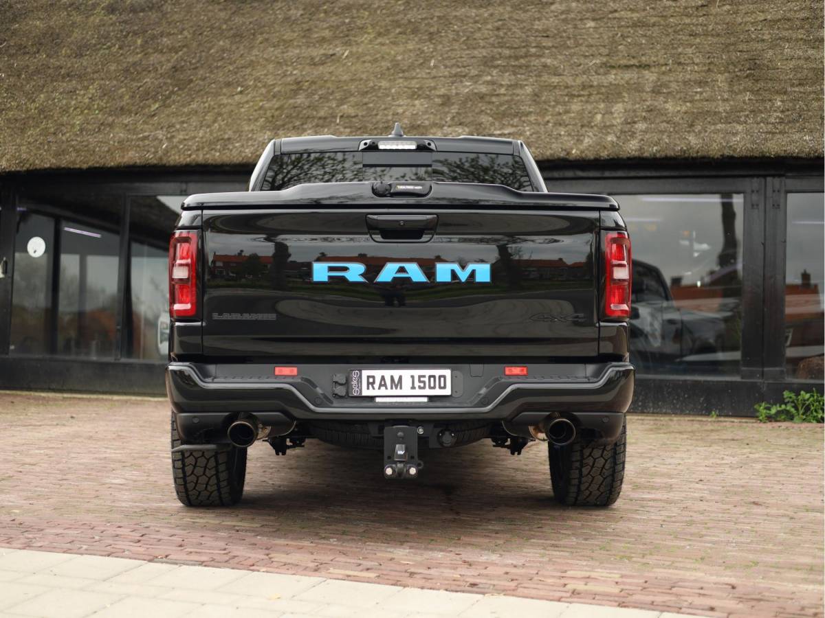 Dodge Ram 1500 Dodge Ram 1500 2025 3.0L HURRICANE LARAMIE Night Premium | BPM VRIJ | NIEUW  | Color Pack | Panoramadak | Luchtvering