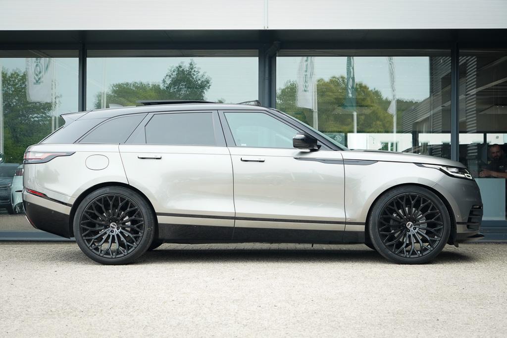 Land Rover Range Rover Velar Land Rover Range Rover Velar 3.0 V6 AWD First Edition / Pano / Luchtvering / Meridian Surround / 23”