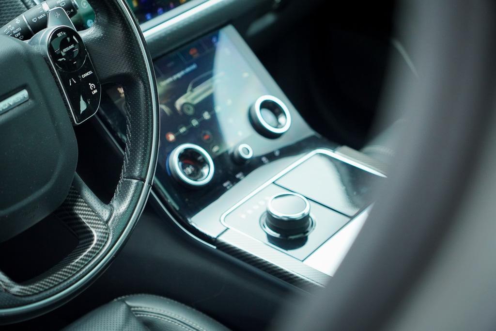 Land Rover Range Rover Velar Land Rover Range Rover Velar 3.0 V6 AWD First Edition / Pano / Luchtvering / Meridian Surround / 23”