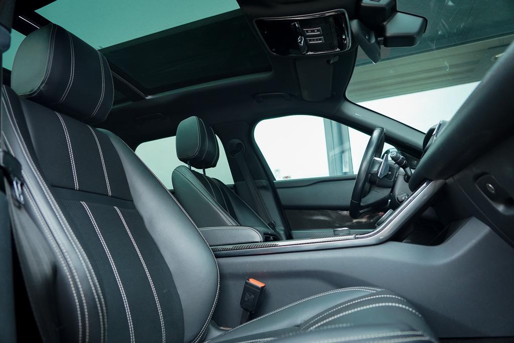 Land Rover Range Rover Velar Land Rover Range Rover Velar 3.0 V6 AWD First Edition / Pano / Luchtvering / Meridian Surround / 23”