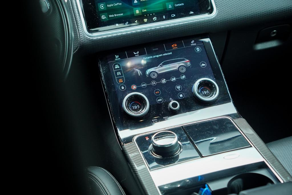 Land Rover Range Rover Velar Land Rover Range Rover Velar 3.0 V6 AWD First Edition / Pano / Luchtvering / Meridian Surround / 23”