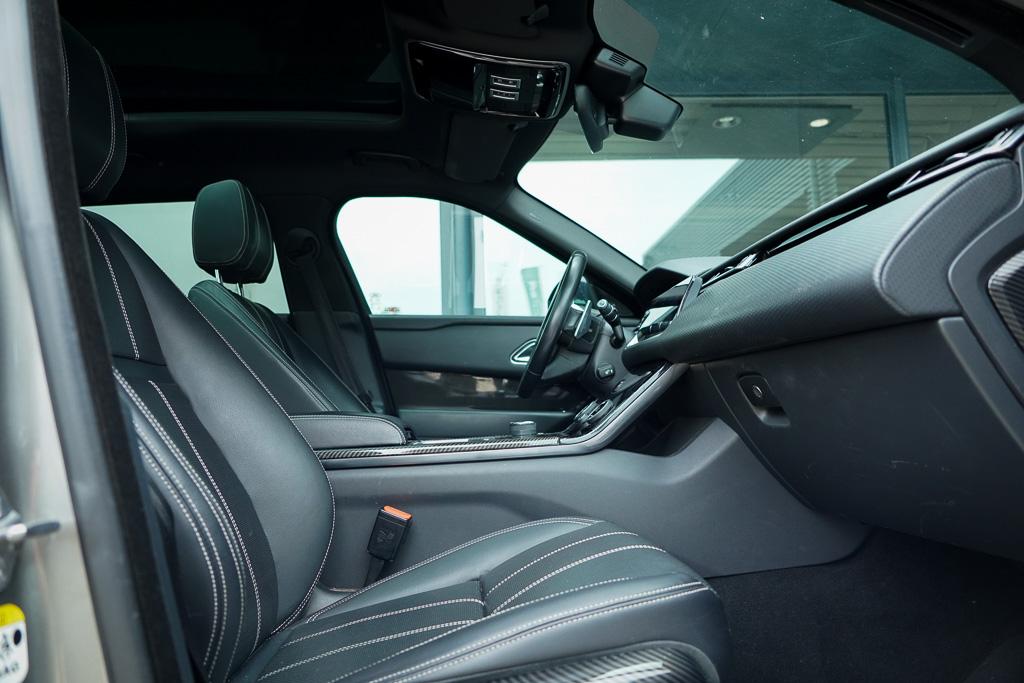 Land Rover Range Rover Velar Land Rover Range Rover Velar 3.0 V6 AWD First Edition / Pano / Luchtvering / Meridian Surround / 23”