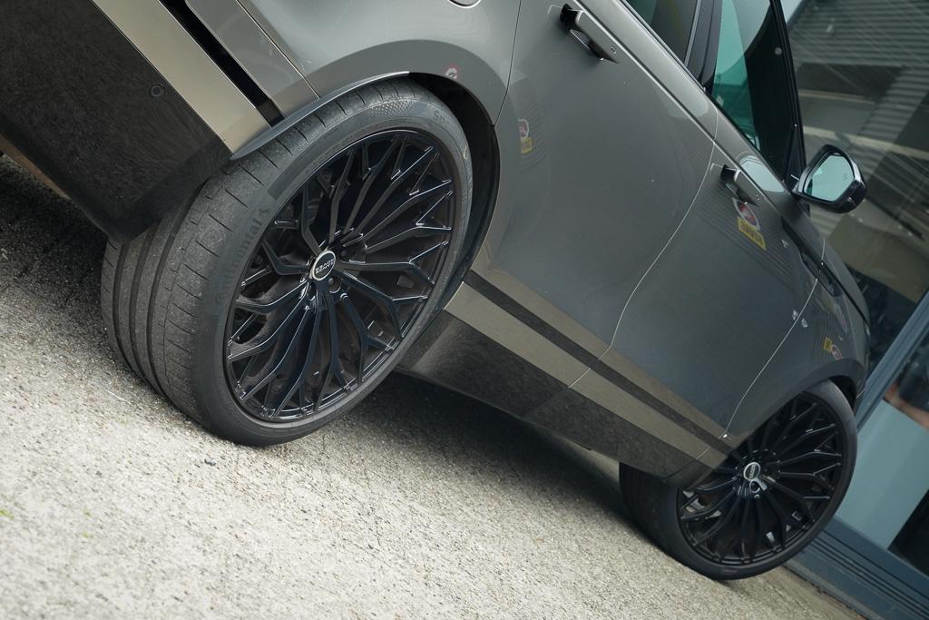 Land Rover Range Rover Velar Land Rover Range Rover Velar 3.0 V6 AWD First Edition / Pano / Luchtvering / Meridian Surround / 23”