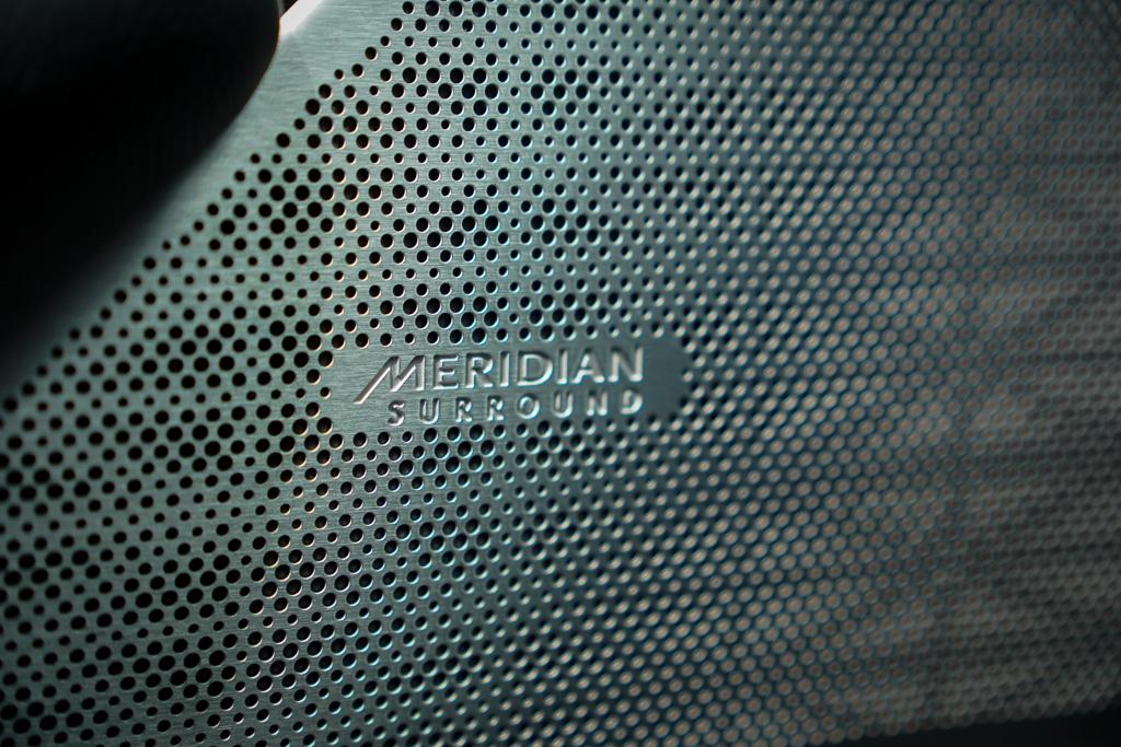Land Rover Range Rover Velar Land Rover Range Rover Velar 3.0 V6 AWD First Edition / Pano / Luchtvering / Meridian Surround / 23”